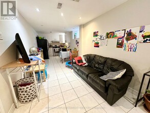 150 Mavety St in Toronto, ON - Building Photo - Building Photo
