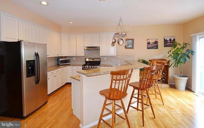 21168 Millwood Square in Sterling, VA - Building Photo - Building Photo