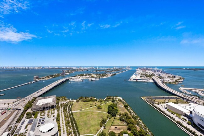1000 Biscayne Blvd in Miami, FL - Building Photo - Building Photo