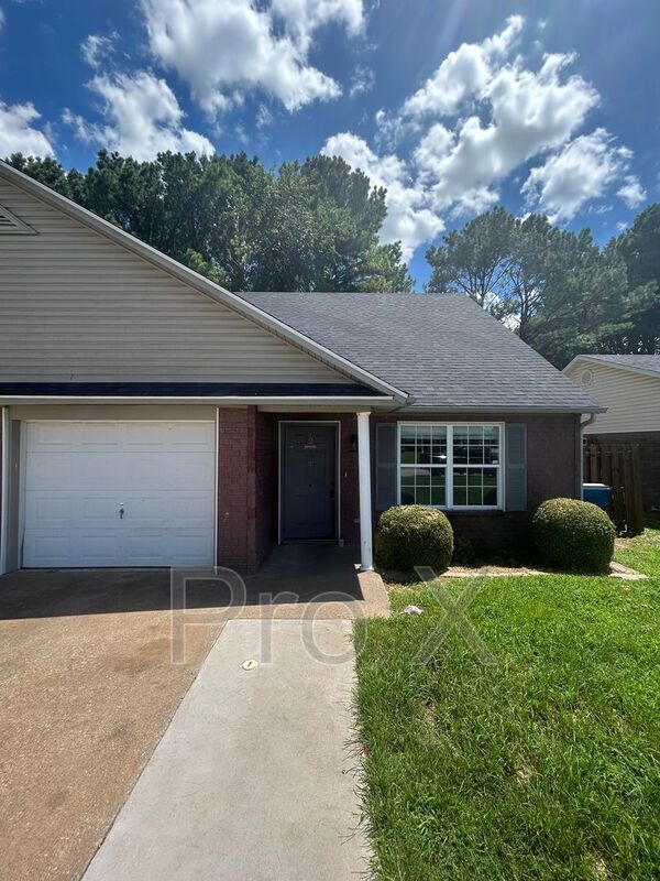 property at 3402 SW Victoria Pl