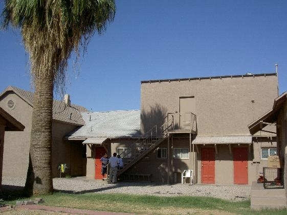 1609 W Latham St in Phoenix, AZ - Foto de edificio - Building Photo