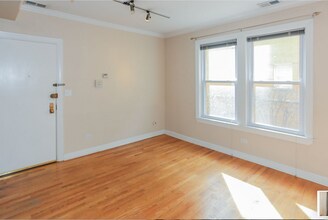 644 W Roscoe St, Unit 628-1N in Chicago, IL - Foto de edificio - Building Photo