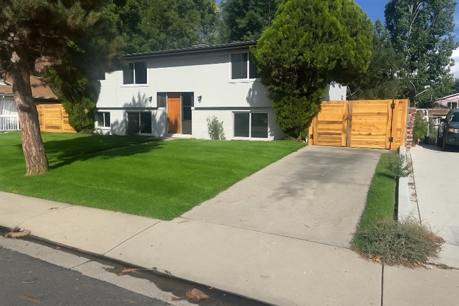 property at 806 Meeker St