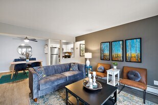 Arbor Haus Apartments - Ann Arbor, MI in Ann Arbor, MI - Building Photo