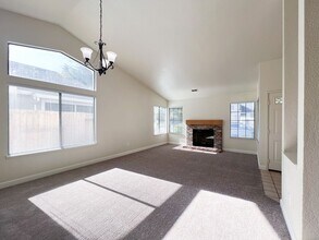 8119 Point Loma Way in Sacramento, CA - Building Photo - Building Photo