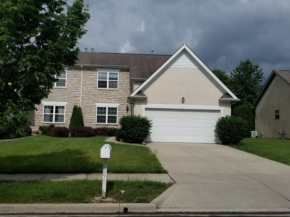 499-501 Radcliff Dr in Westerville, OH - Building Photo