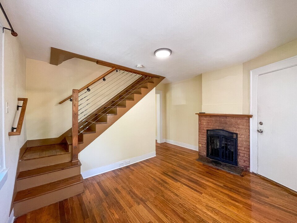 10 Latta St in Asheville, NC - Building Photo