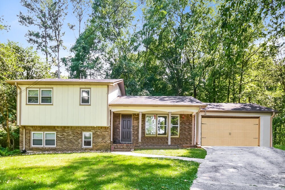 2520 Rainer Dr NE in Center Point, AL - Building Photo