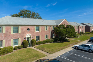 Lake Howell Arms in Casselberry, FL - Building Photo - Building Photo