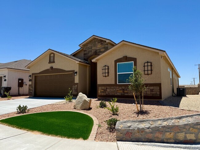 12600 Zollinger Ave in El Paso, TX - Building Photo - Building Photo