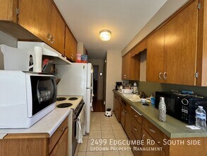 2499 Edgcumbe Rd in St. Paul, MN - Building Photo - Building Photo