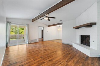 2302 Berkett Dr in Austin, TX - Building Photo - Building Photo
