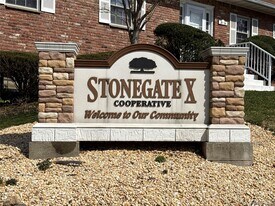 58 Parkside Dr in Suffern, NY - Building Photo