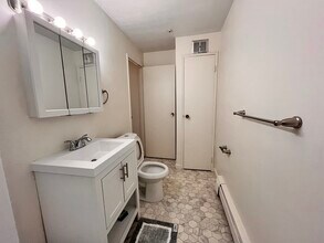 100 Grandview Ave in Quincy, MA - Building Photo - Building Photo