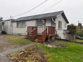 1615 SW 110th St in Seattle, WA - Building Photo