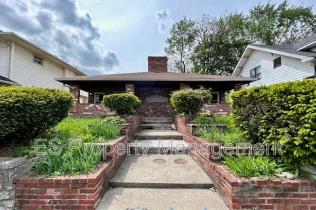 property at 2354-2356 Shelby St
