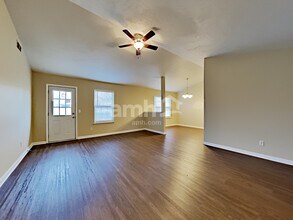 634 Mable Dr in La Vergne, TN - Building Photo - Building Photo