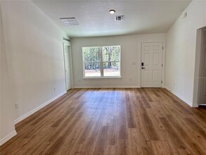 8625 N Stern Dr in Citrus Springs, FL - Building Photo - Building Photo