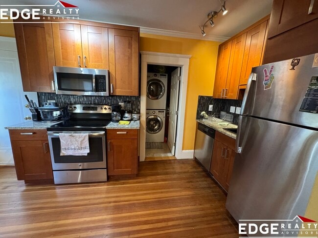 136 Summer St, Unit 2 in Watertown, MA - Building Photo - Building Photo