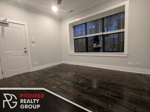 1946 W Nelson St, Unit 3W in Chicago, IL - Building Photo - Building Photo