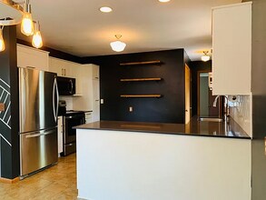 4916 Wisconsin Ave N in Minneapolis, MN - Building Photo - Building Photo