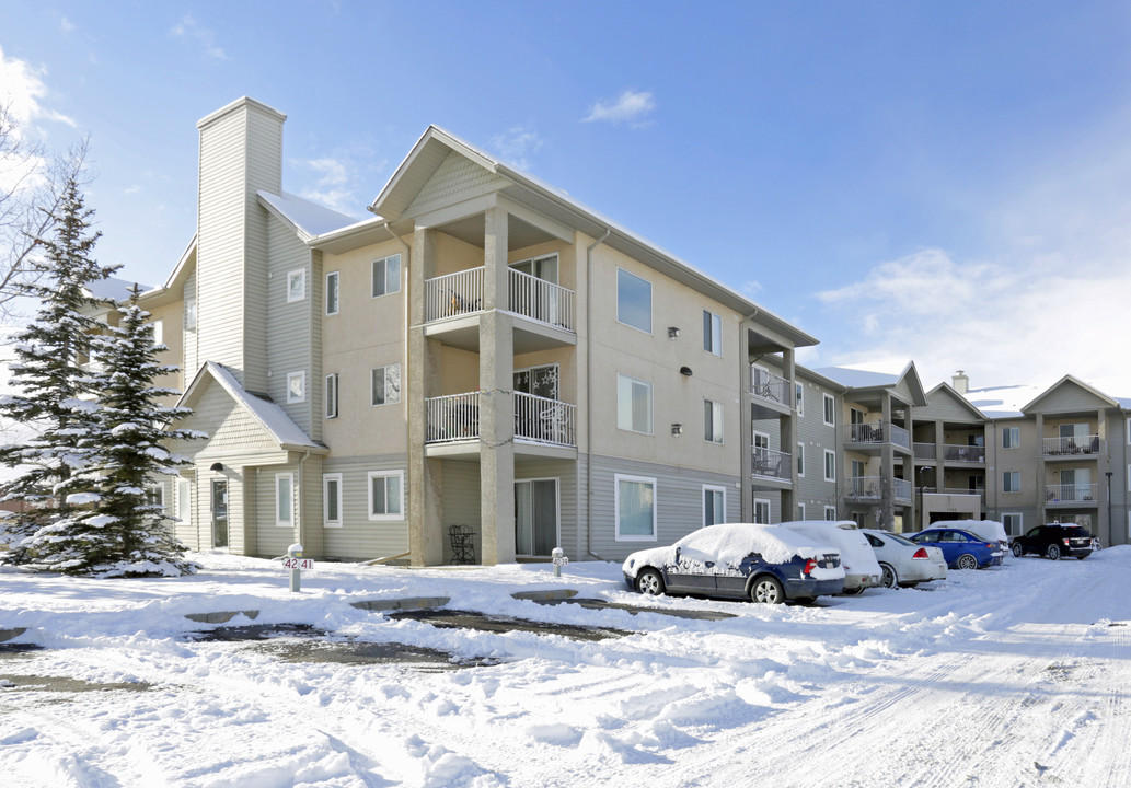 2640 Citadel Meadow Pt NW in Calgary, AB - Building Photo