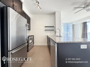 4065 Brickstone Mews in Mississauga, ON - Building Photo - Building Photo