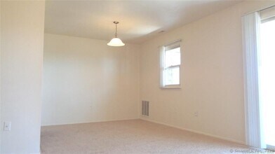 51 E Broadway in Milford, CT - Building Photo - Building Photo