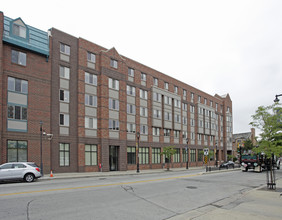 Marquette University Apartments in Milwaukee, WI - Building Photo - Building Photo