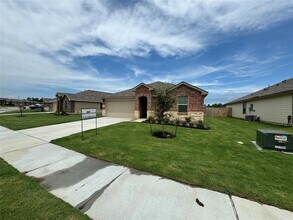 209 Blanco Dr in Huntsville, TX - Building Photo - Building Photo