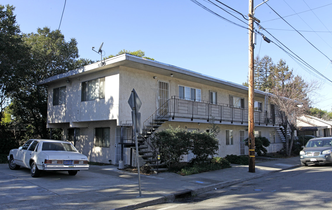 3257 Delaware St in Oakland, CA - Building Photo