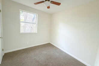 6773 Restlawn Dr in Jacksonville, FL - Foto de edificio - Building Photo