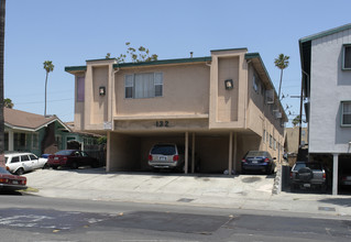 132 N Normandie Ave in Los Angeles, CA - Foto de edificio - Building Photo