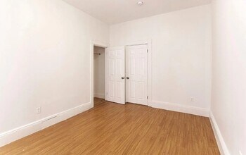 884 Huntington Ave, Unit 1 in Boston, MA - Foto de edificio - Building Photo