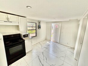 729 NW 19th Ave in Fort Lauderdale, FL - Building Photo - Building Photo