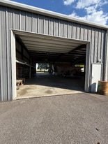 812 Abbe Rd N in Sheffield Village, OH - Building Photo