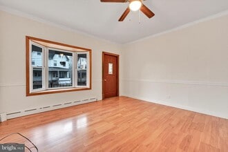 523 W Oak St in Frackville, PA - Building Photo - Building Photo