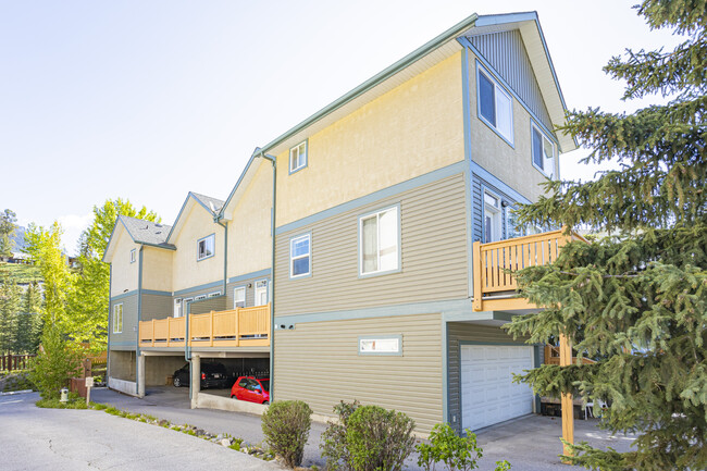 103 Black Rock Cres in Canmore, AB - Building Photo - Building Photo