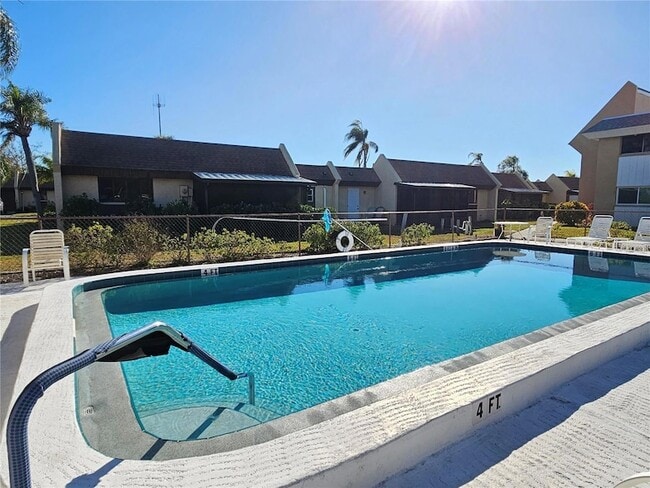 499 Albee Farm Rd in Venice, FL - Foto de edificio - Building Photo