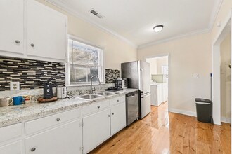 555 Rutledge Ave in Charleston, SC - Foto de edificio - Building Photo