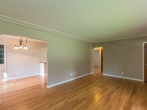 4821 N Greenwood Blvd in Spokane, WA - Foto de edificio - Building Photo