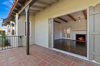 723 E Camino Parocela in Palm Springs, CA - Foto de edificio - Building Photo