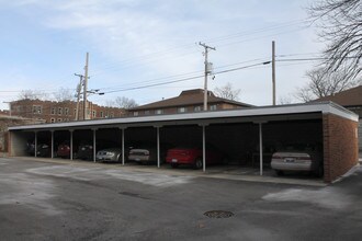 Carlson Apartments in Dekalb, IL - Building Photo - Building Photo