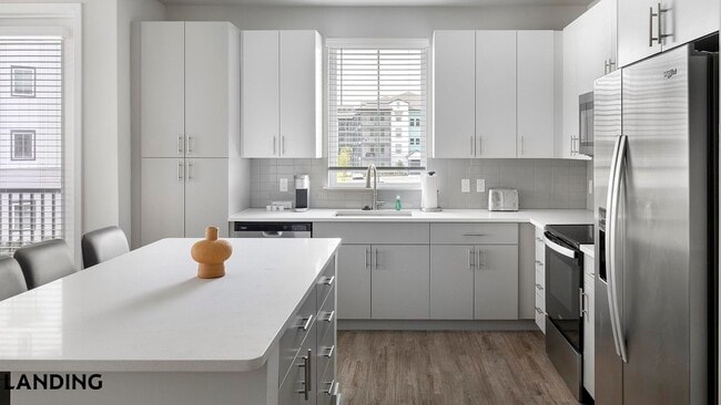 4902 Cosmos Cir, Unit 202 in Wimauma, FL - Foto de edificio - Building Photo