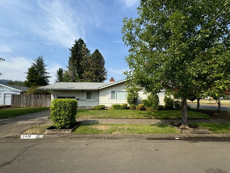 2410 Taylor St in Eugene, OR - Building Photo