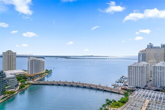 495 Brickell Ave, Unit # 402 in Miami, FL - Foto de edificio - Building Photo