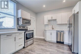 23 Gibson Ave in Hamilton, ON - Building Photo - Building Photo