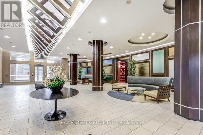 5793 Yonge St in Toronto, ON - Building Photo - Building Photo