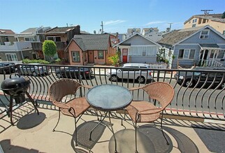 124 34th St in Newport Beach, CA - Building Photo - Building Photo