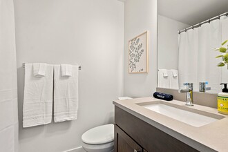 18007 3rd Ave NE in Shoreline, WA - Building Photo - Building Photo